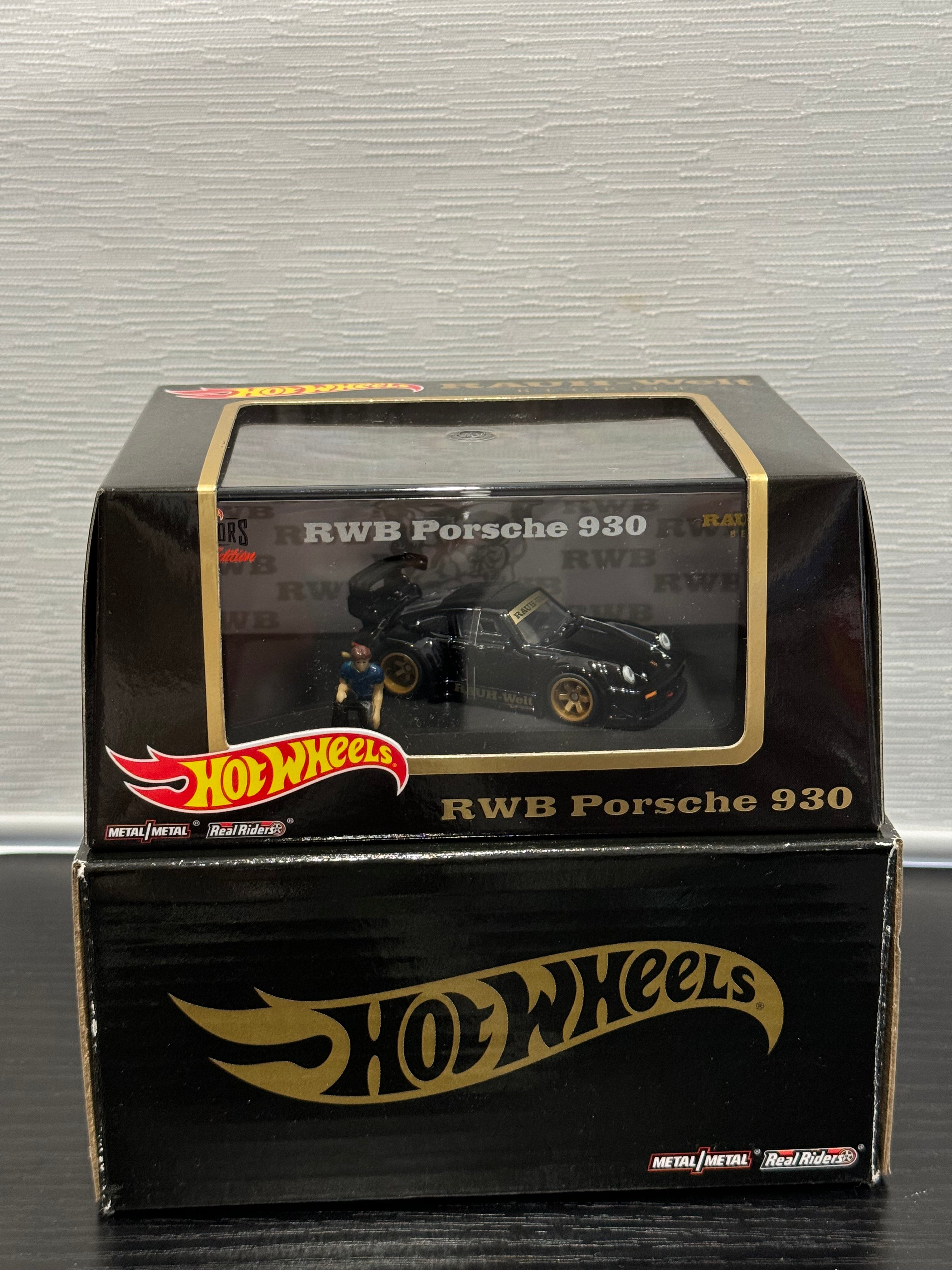 Hot Wheels 2020 RLC RWB Porsche 930 w Akira Nakai figure