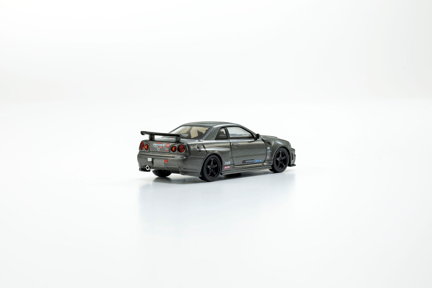 (Preorder) Kyosho NISSAN SKYLINE GT-R with LED Grey (NISMO BNR34 CRS Version)